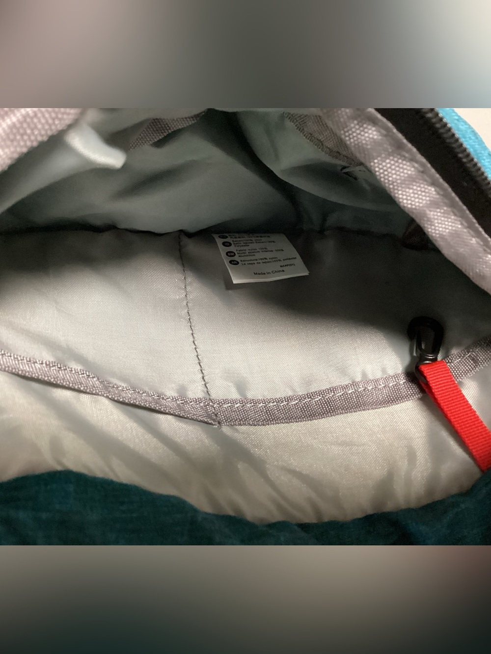 🔵 NWT - Waterfly Hiking Fanny Pack in a Teal Blue Color - Adjustable Straps - Picture 9 of 14